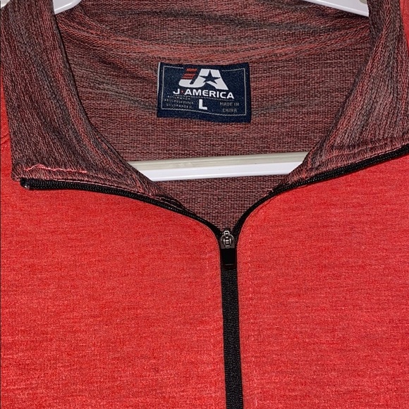 Very soft quarter zip NWT - Picture 2 of 2